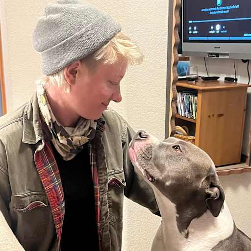 Profile image for pet sitter Leslie