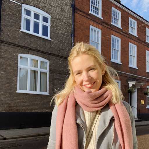 Profile image for pet sitter Marie
