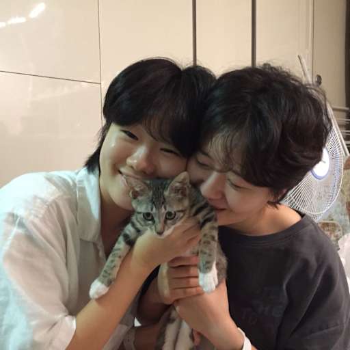 Profile image for pet sitters Byeol & Jiwon