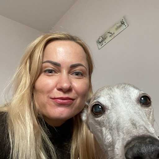 Profile image for pet sitter Selena