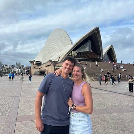 Profile image for pet sitters Laura Carolina & Jacob 