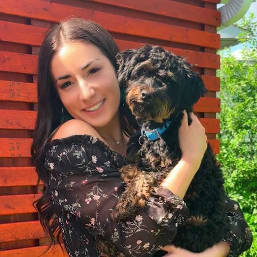 Profile image for pet sitter Isabelle