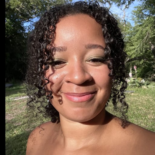 Profile image for pet sitter Lael