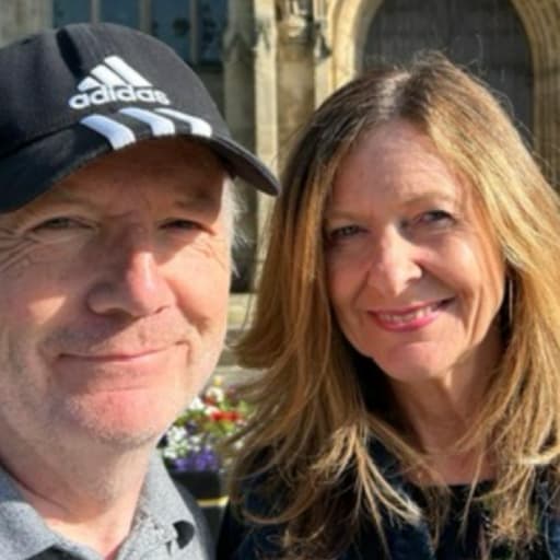 Profile image for pet sitters Serena & Duncan