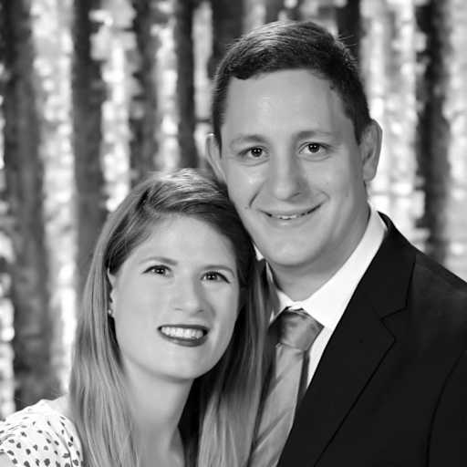 Profile image for pet sitters Nicole & Peter