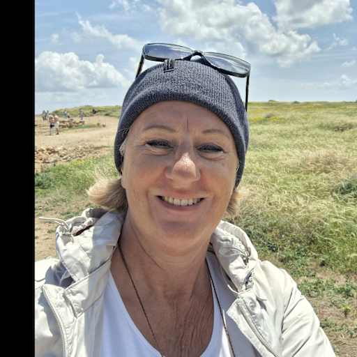 Profile image for pet sitter Isabel