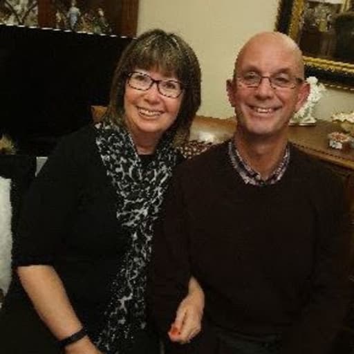 Profile image for pet sitters JANE & Jim