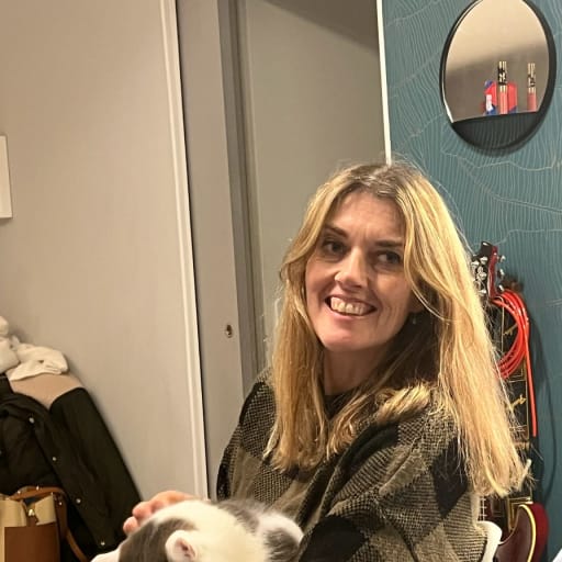 Profile image for pet sitter Julie