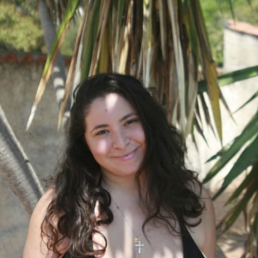 Profile image for pet sitter Dyhia