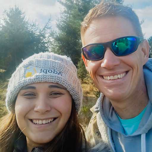 Profile image for pet sitters Emily & Nate