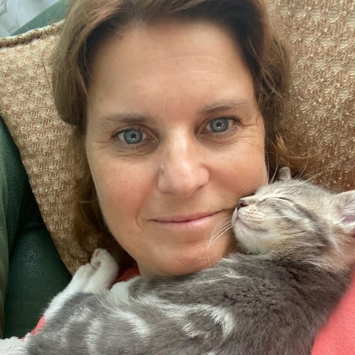 Profile image for pet sitters Isabel & John