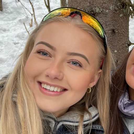 Profile image for pet sitter Julia Ambro