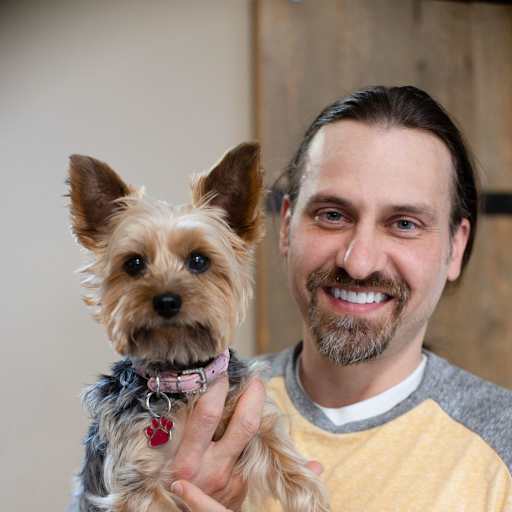 Profile image for pet sitters Joel & Claudia