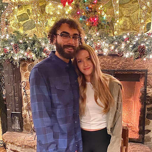 Profile image for pet sitters Arin & Devin