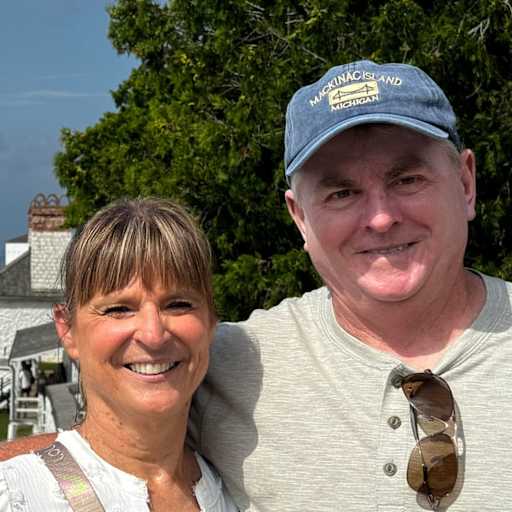 Profile image for pet sitters Linda & Steve