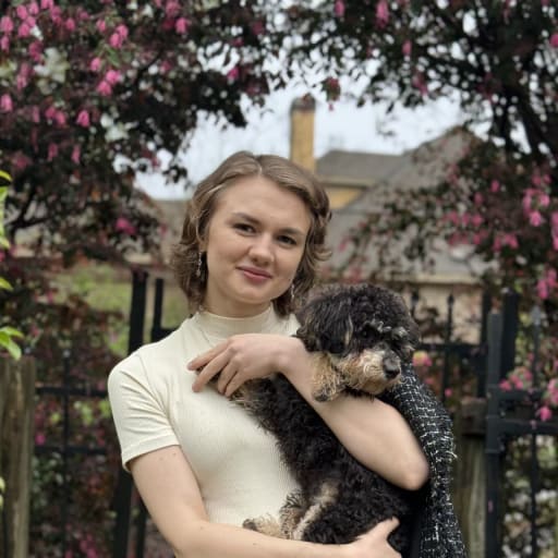 Profile image for pet sitters Lilly & Andrew