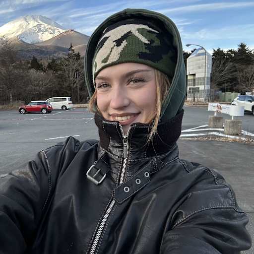 Profile image for pet sitter Ellen