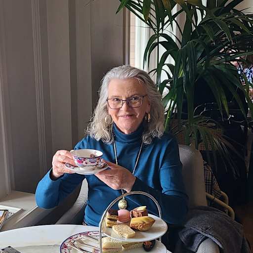 Profile image for pet sitter Valerie