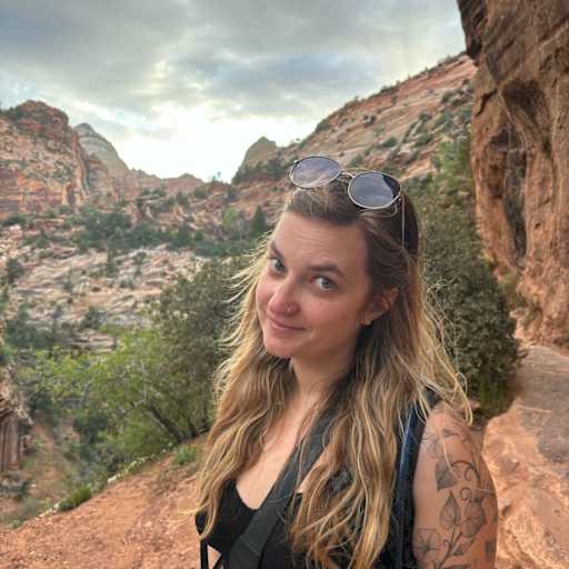 Profile image for pet sitter Riley