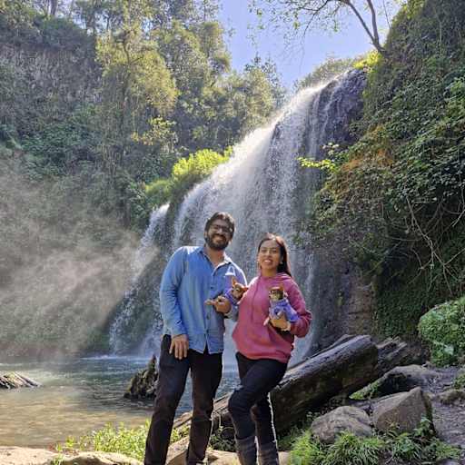 Profile image for pet sitters Omar & Odett