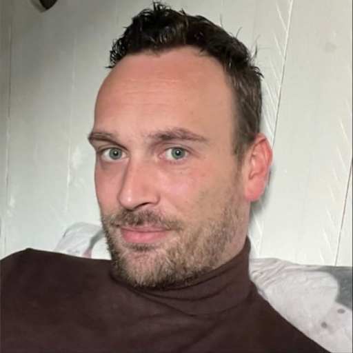 Profile image for pet sitter Robin