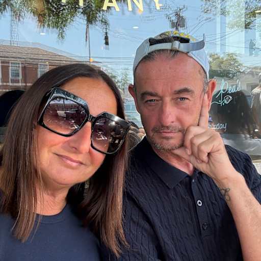 Profile image for pet sitters Julia & Graeme 