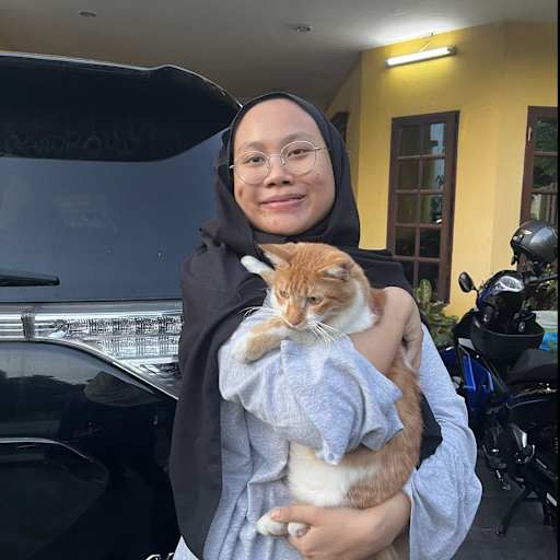 Profile image for pet sitter Ahna