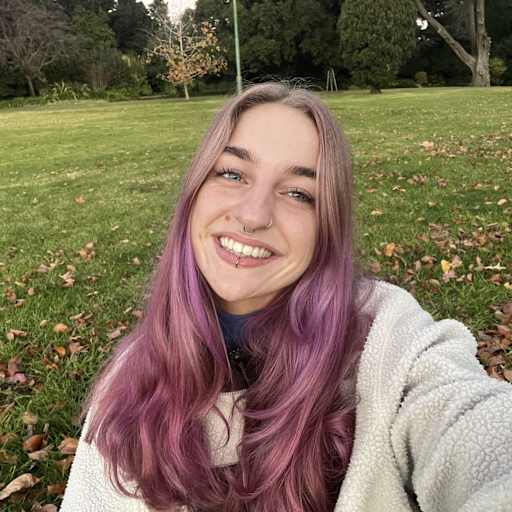 Profile image for pet sitters Isabelle & Shane