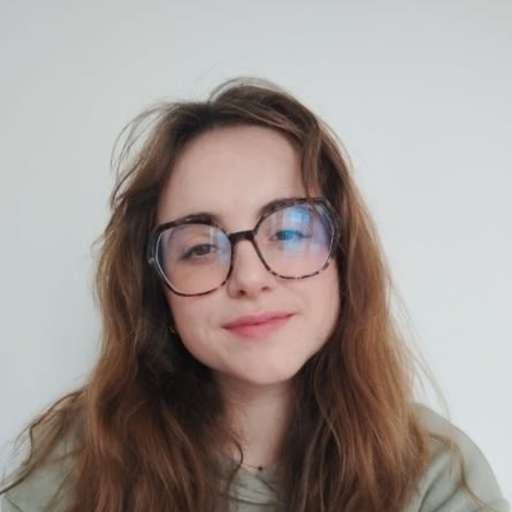 Profile image for pet sitter romane