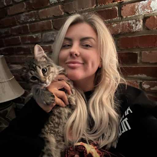 Profile image for pet sitters Arielle & Brian 