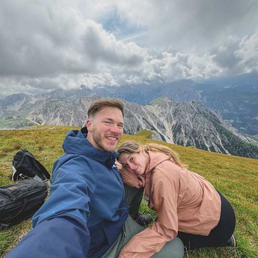 Profile image for pet sitters Lucia Lara & Cristian