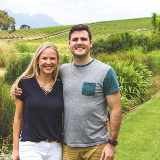 Profile image for pet sitters RONNILIE & Neill