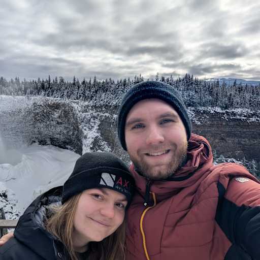 Profile image for pet sitters Julia & Sebastian