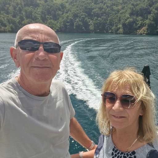 Profile image for pet sitters Sharon & Fraser