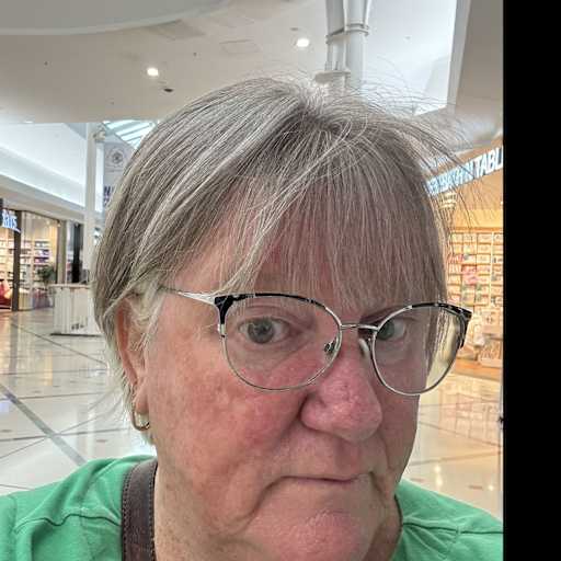 Profile image for pet sitters Ellen & Ronald