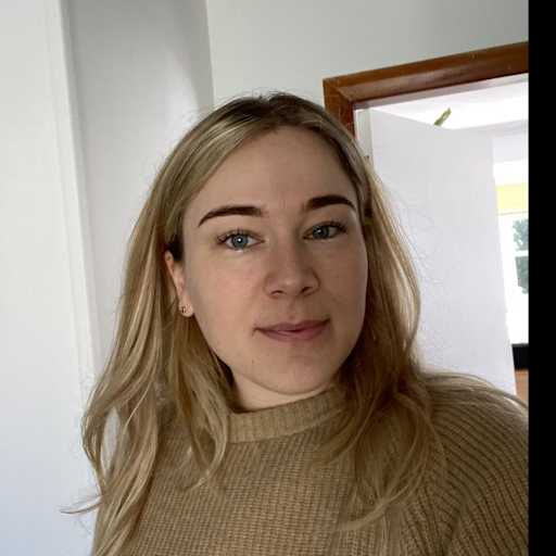 Profile image for pet sitter Lily