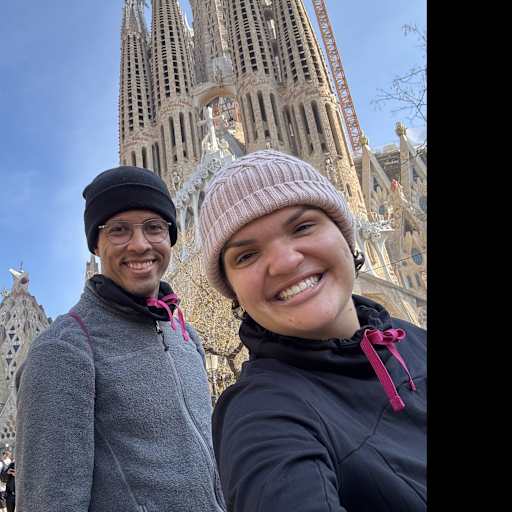 Profile image for pet sitters Ludmila & Jorge Manoel