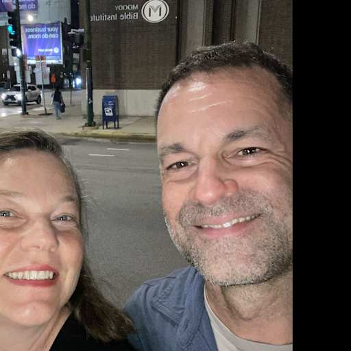 Profile image for pet sitters Nicole & Joshua