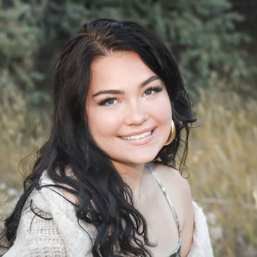 Profile image for pet sitter Chloe