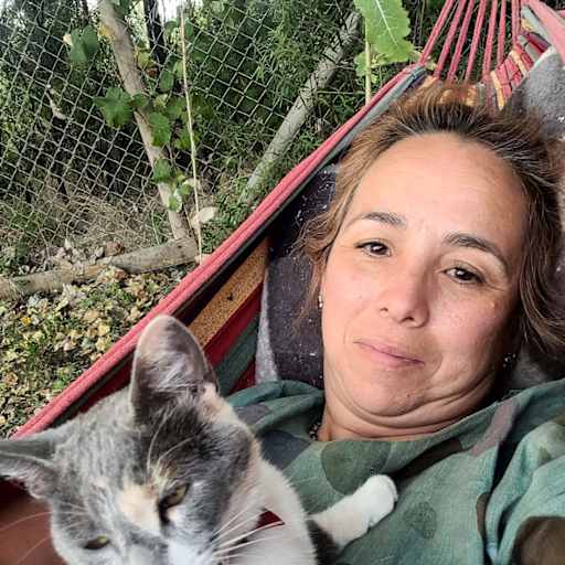 Profile image for pet sitter MAriel