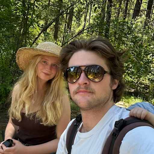 Profile image for pet sitters Linnea & Bradley