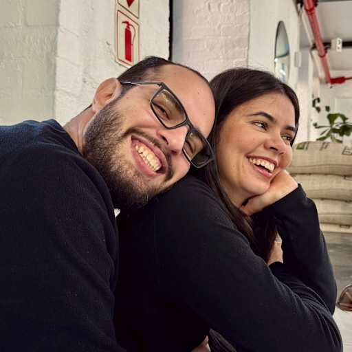 Profile image for pet sitters Ana Karoline & Eduardo