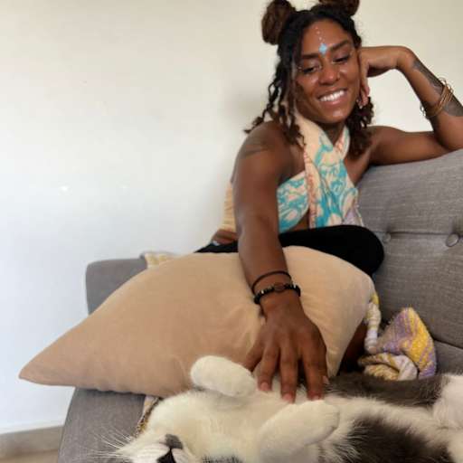 Profile image for pet sitter Ivalease