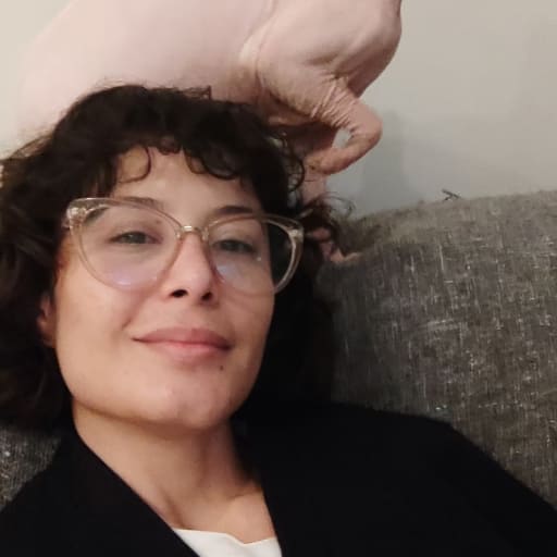 Profile image for pet sitter Edna