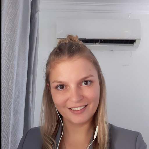 Profile image for pet sitter Denise