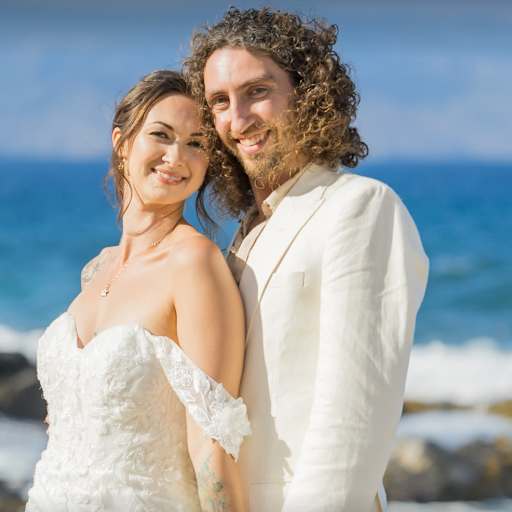 Profile image for pet sitters Amber & Cory