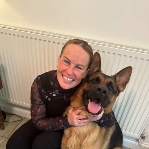 Profile image for pet sitter Larraine