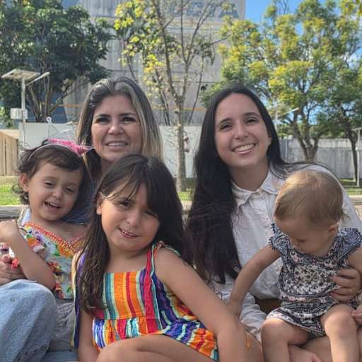 Profile image for pet sitters Laís & Adriana