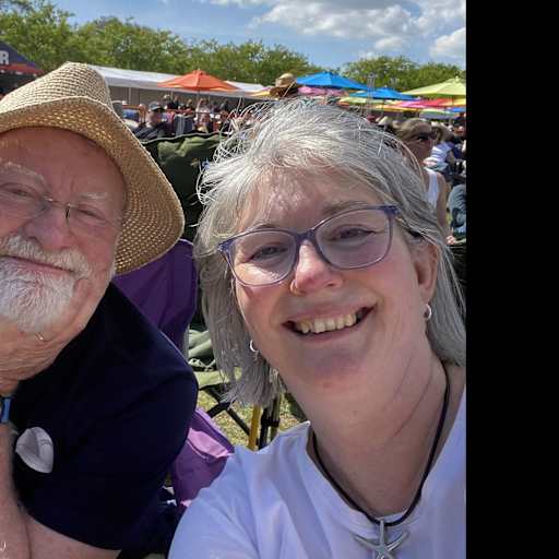 Profile image for pet sitters Lara & Shayne