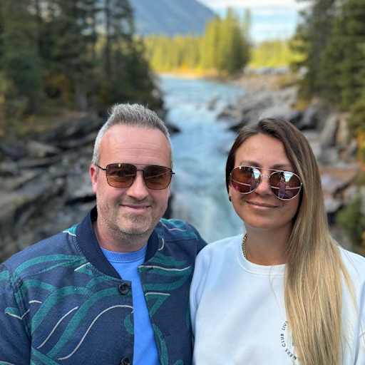 Profile image for pet sitters Yevgeniya & Cedric